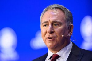 Tỷ phú Ken Griffin chỉ trích quyết liệt chiến tranh thương mại của Trump